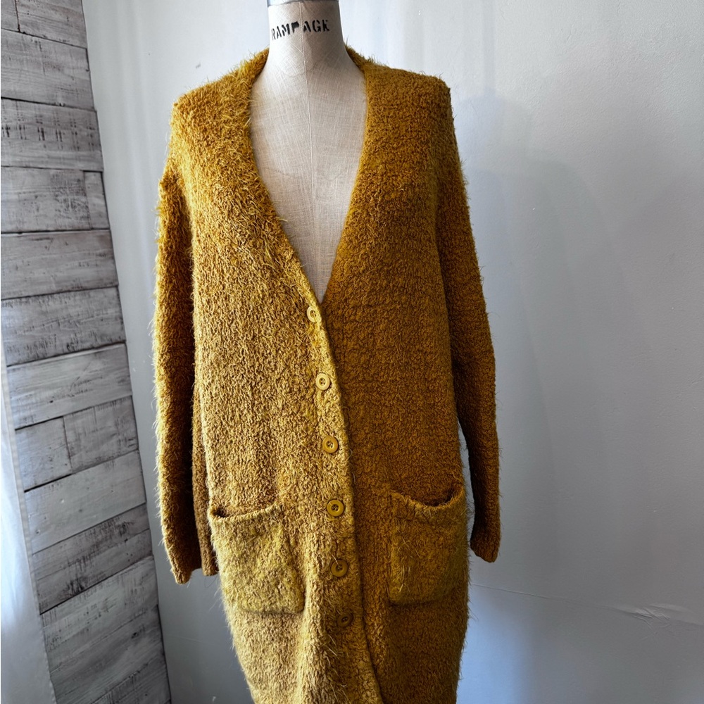 Skies Are Blue Textured Mustard Knit